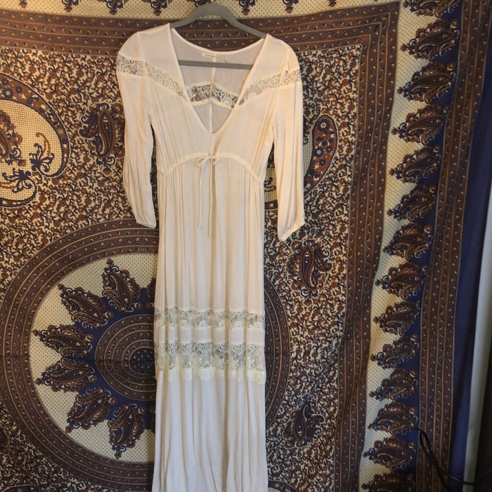 Maxi dress with quarter sleeves
